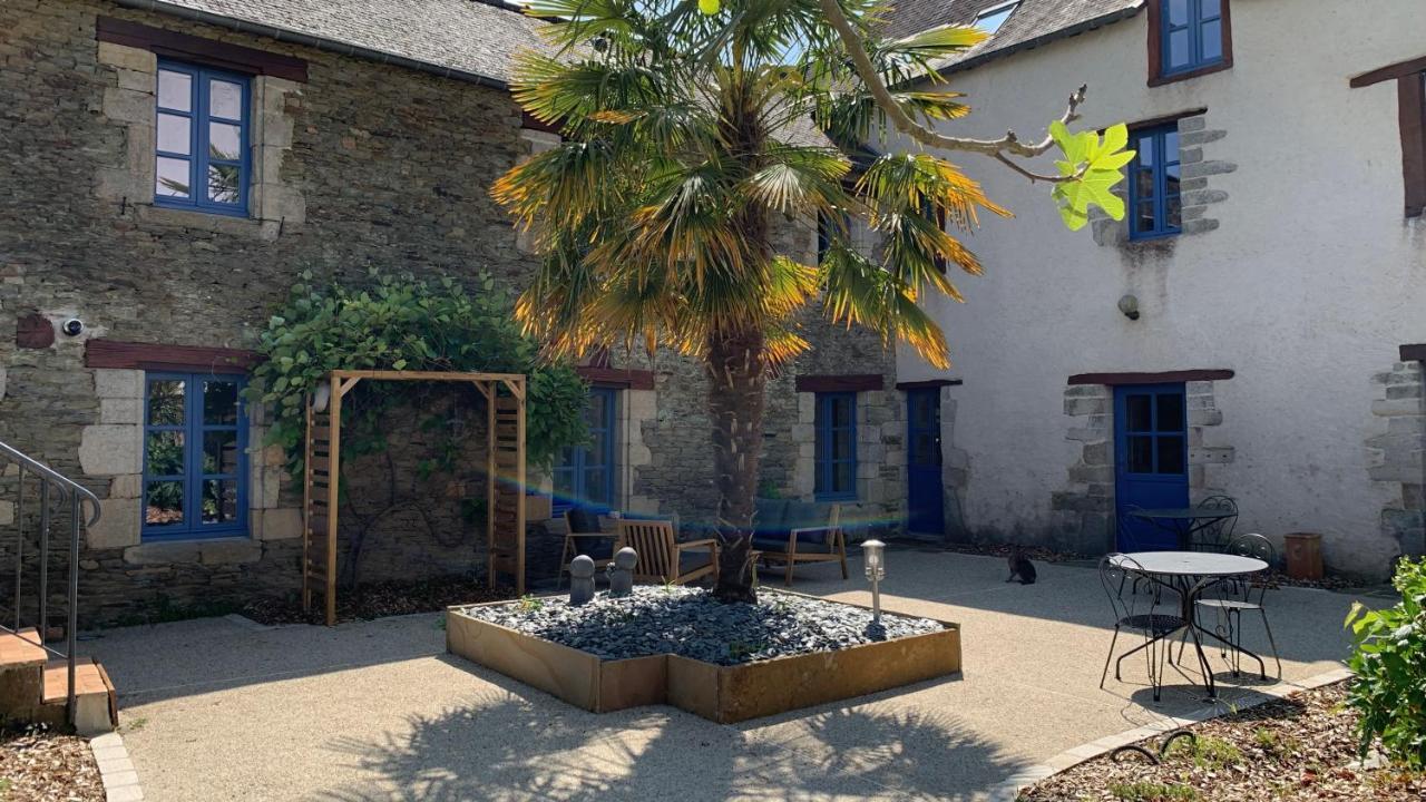 La Cour Des Ursulines Hotel Josselin Bagian luar foto