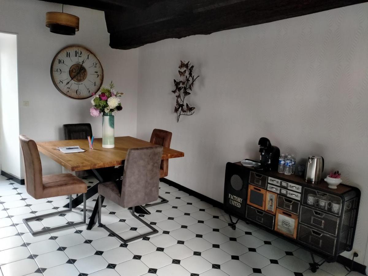 La Cour Des Ursulines Hotel Josselin Bagian luar foto